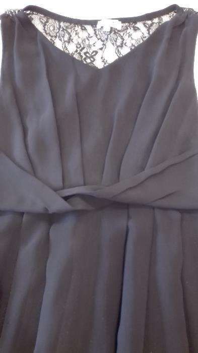 Vestido preto costas renda