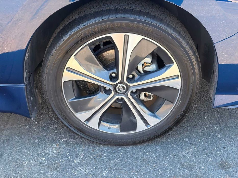 Nissan LEAF      2019