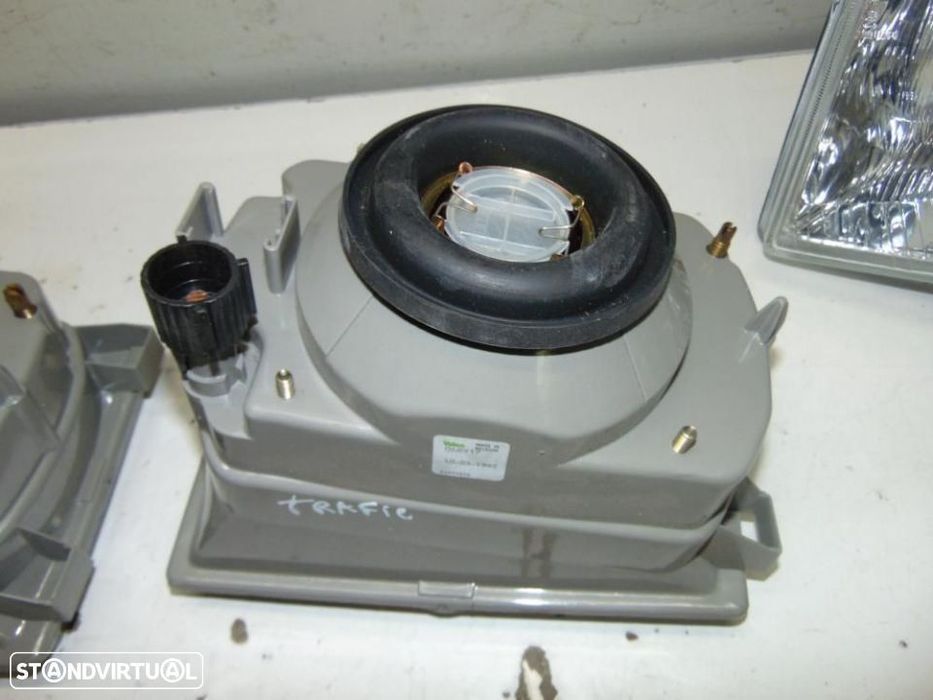 Renault Trafic 1º modelo farol