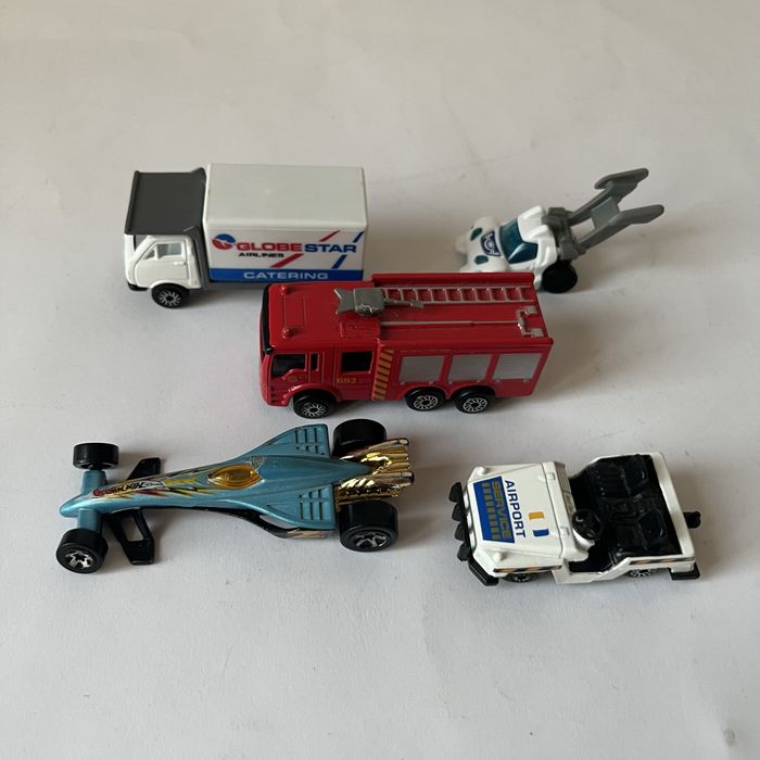 zestaw 6 samochodzików Samochodziki Resorki Wóz strażacki Hot Wheels