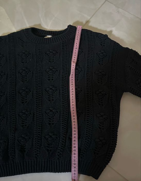 Вязаный чёрный свитер