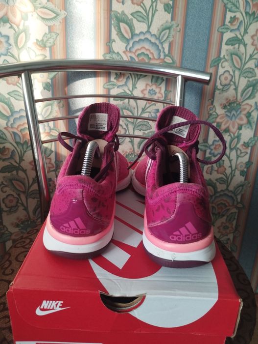 Кроссовки оригинальные Adidas