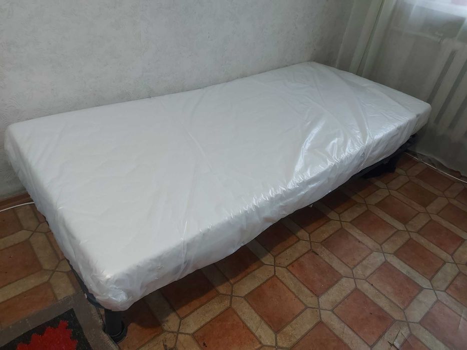 Ліжко односпальне