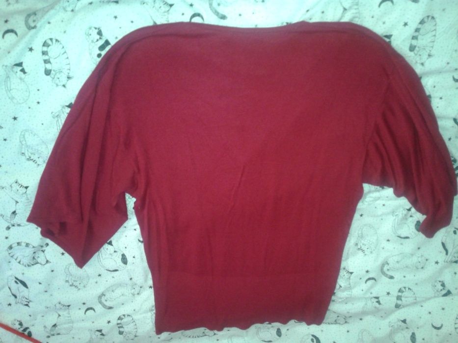 Piękny mięciutki sweterek -nietoperz:-) kolor czerwonego wina, rozm.12