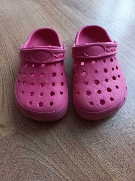 Buty klapki kryte roz. 27