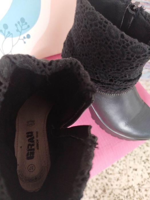 Botas de Senhora nr38 como novas, excelente preço e qualidade. Aproveite!!