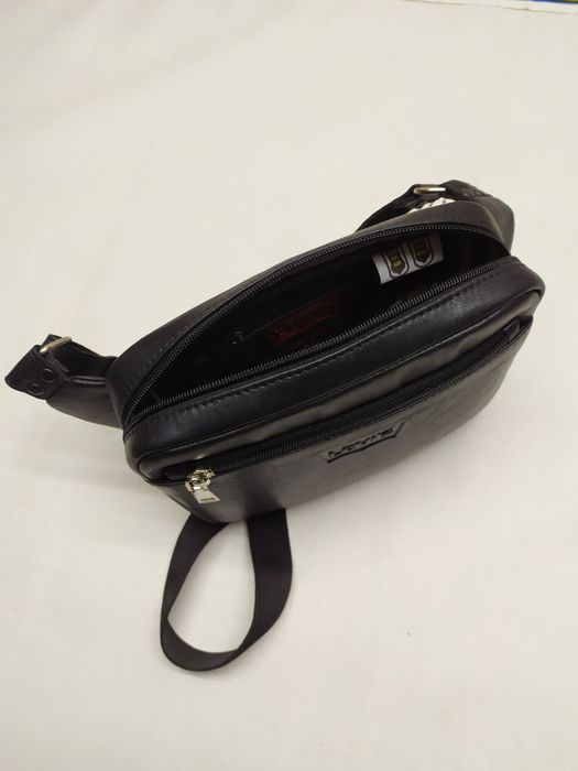 Сумка мужская кожаная Levi's