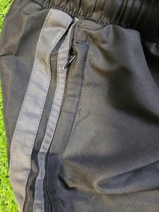 Продам фірмові шорти  *Lonsdale*