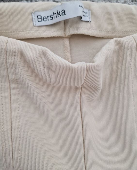 Legginsy, dzwony"Bershka".