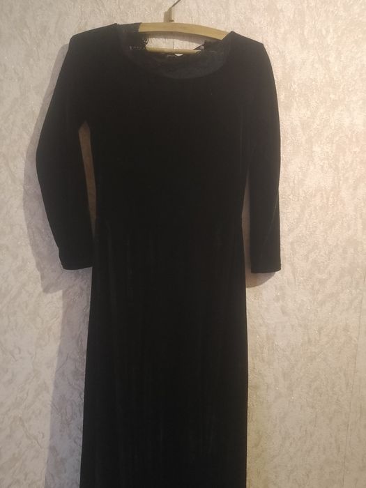 Велюрові сукні чорна, бордова