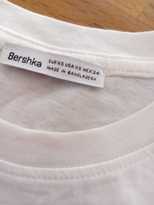 T-shirt branca estampada Bershka –  como nova