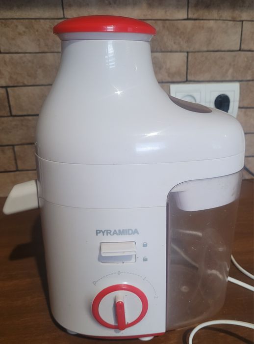 Продам соковитискач Pyramida