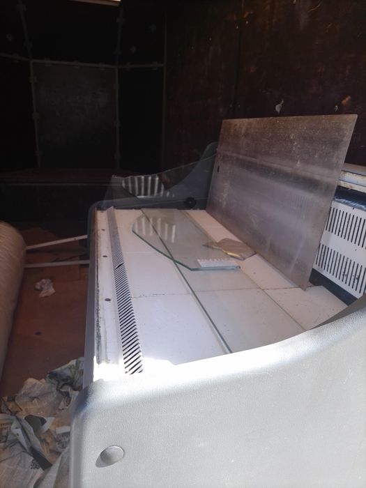 Холодильна вітрина