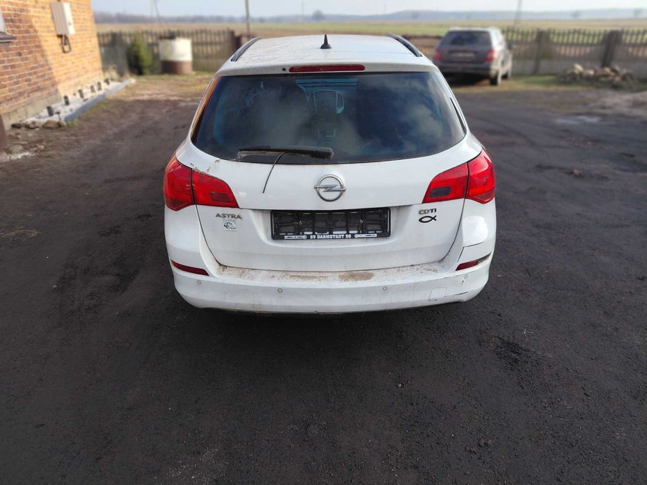 Opel Astra J 1.7 cdti 125km na części.