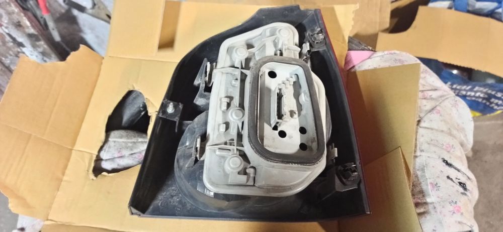 Vendo farolin trás lado direito vw polo 2004 9n