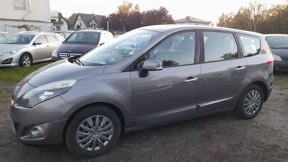 Renault Scenic 3 2.0 benzyna Automat wyposażony zarejestrowany 1 właśc
