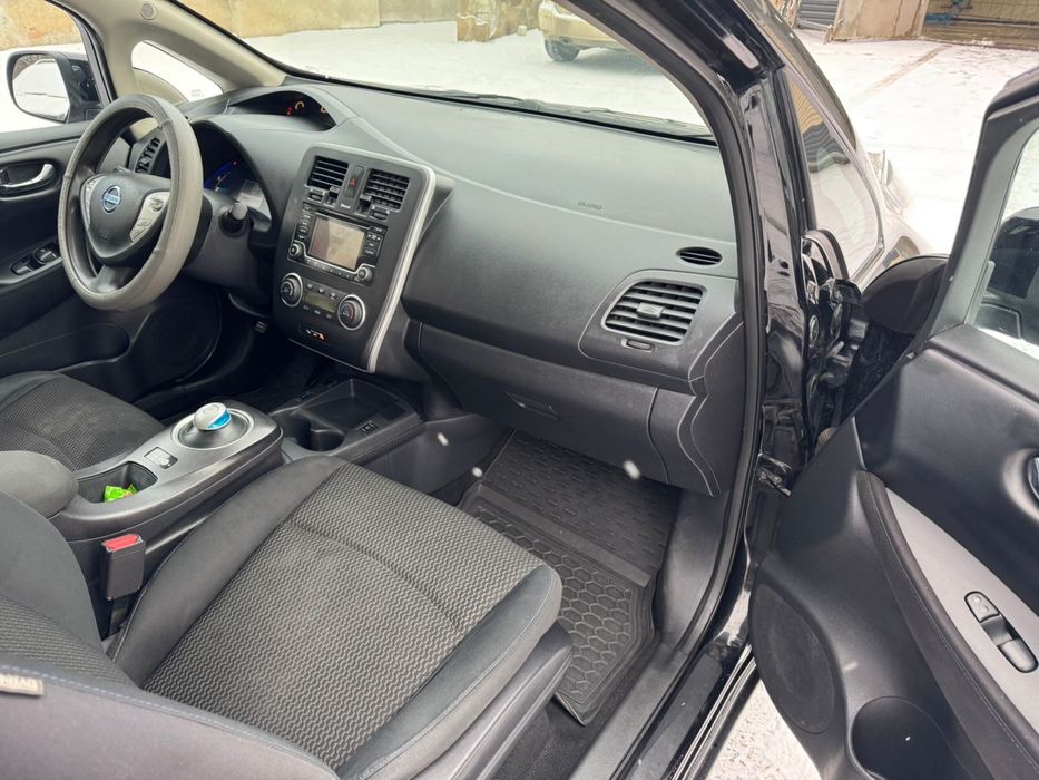 Nissan Leaf 30KB 2016 год идеал! Срочно!