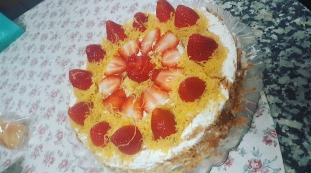 Faço bolos, doces e salgados