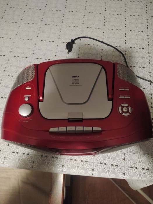 Radiomagnetofon + CD+Usb+ Aux.