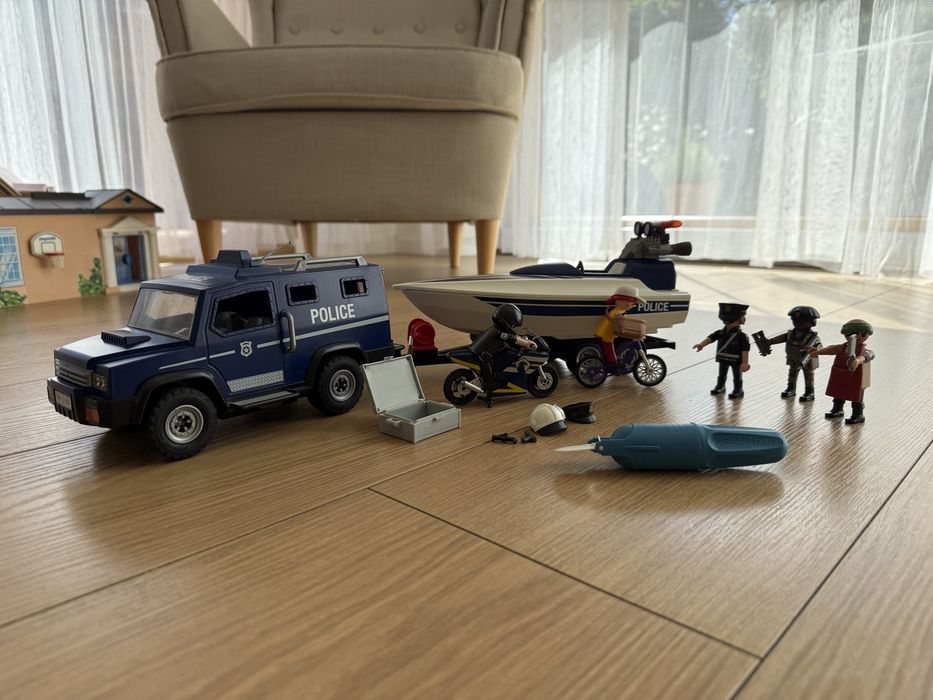 PLAYMOBIL 5187 Policja – terenówka, motorówka + motocykl, figurki