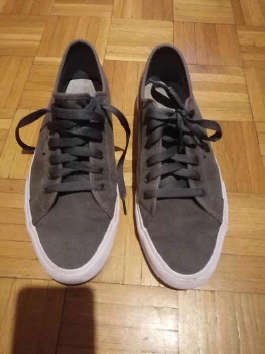 Buty DC Shoes zamszowe używane jak nowe 44 zaimpregnowane