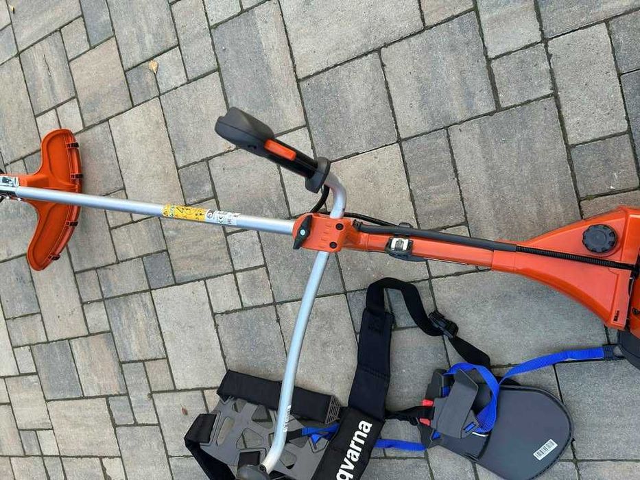 Wynajem kosy  spalinowej  HUSQVARNA  545FR