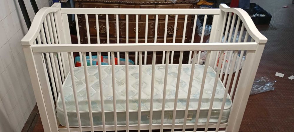 Berço com colchão
