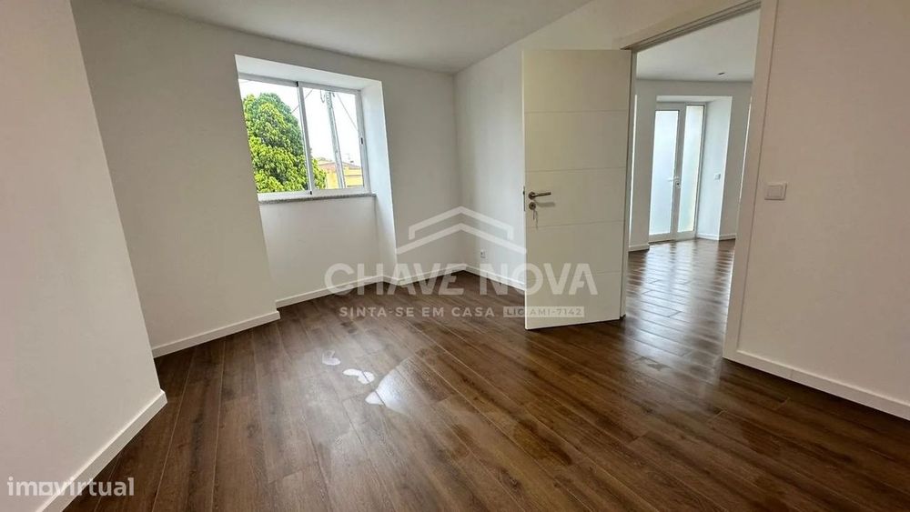 PS - Apartamento T3 tipo Andar Moradia com Lugar Estacionamento, Grijó — Grijó E Sermonde, Porto