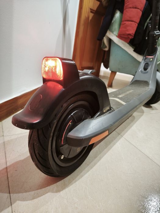 Trotinetes NIU KQI2 PRO Dark + capacete