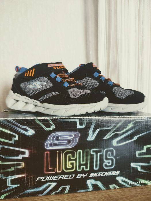 Дитячі кросівки  "Skechers" кросівки зі світлодіодною (LED) підошвою