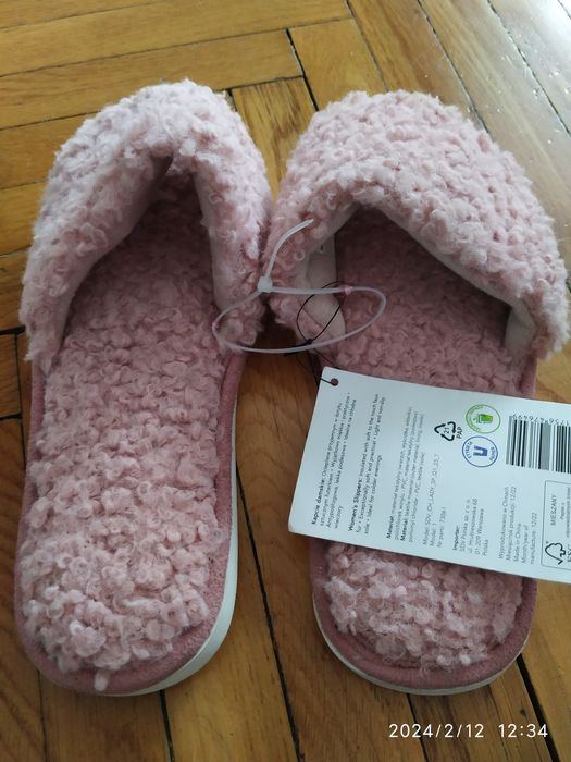Nowe kapcie rozmiar 36/37