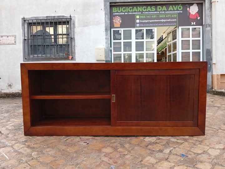 Aparador em madeira