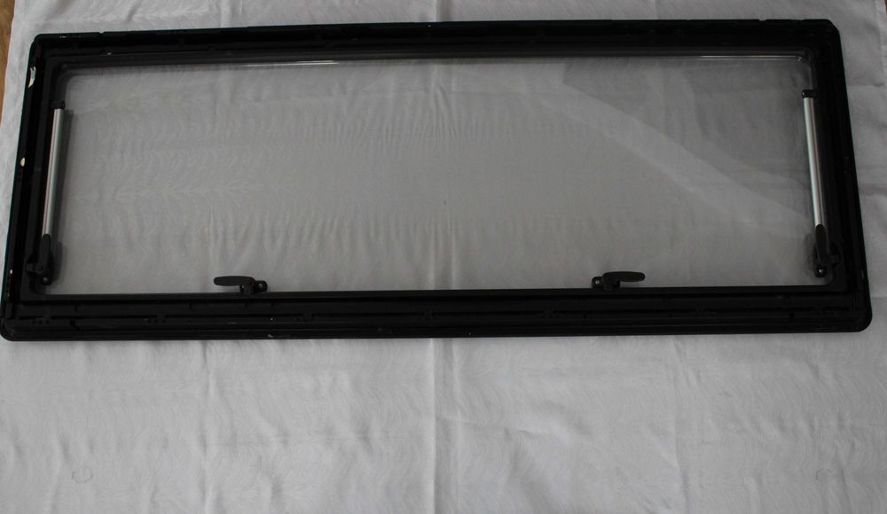 okno uchylne boczne duze 150 x 58 cm 2 warstwowe