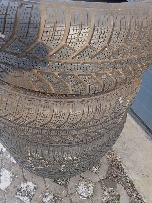 Opony zimowe komplet 4szt 215/65/17 8mm