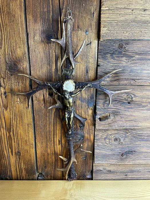 Duży krzyż z poroża na ścianę prezent poroże jeleń kozioł 60 cm