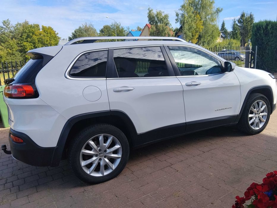 Samochód osobowy Jeep Cherokee