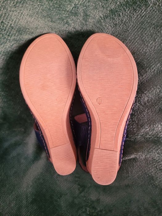 Buty sandały na koturnie rozm 38 Lasocki