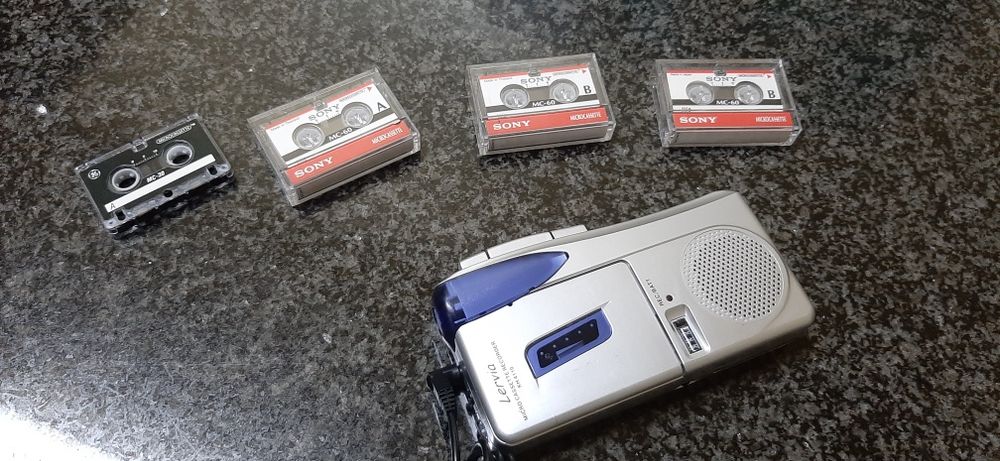 Gravador micro cassetes com micro