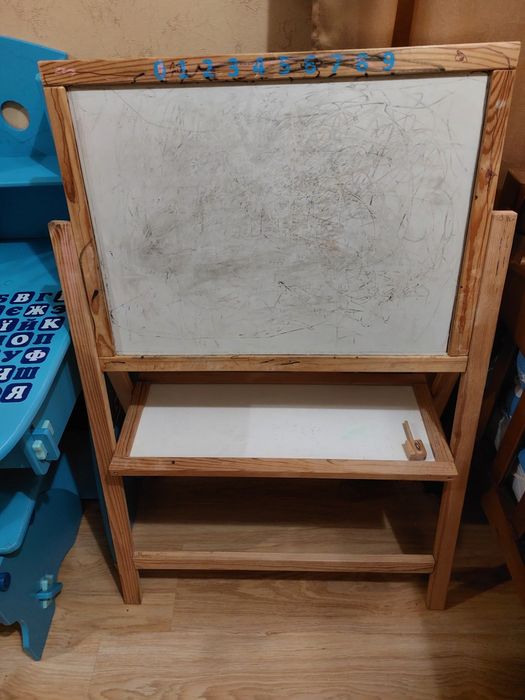 Продам  Мольберт