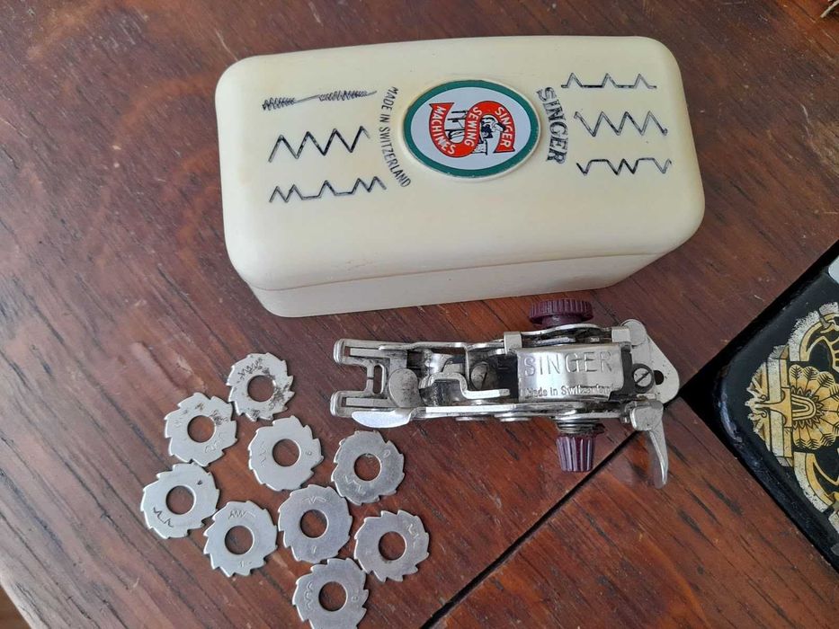 Máquina de Costura Singer