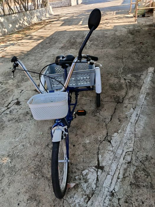 Bicicleta três rodas, triciclo