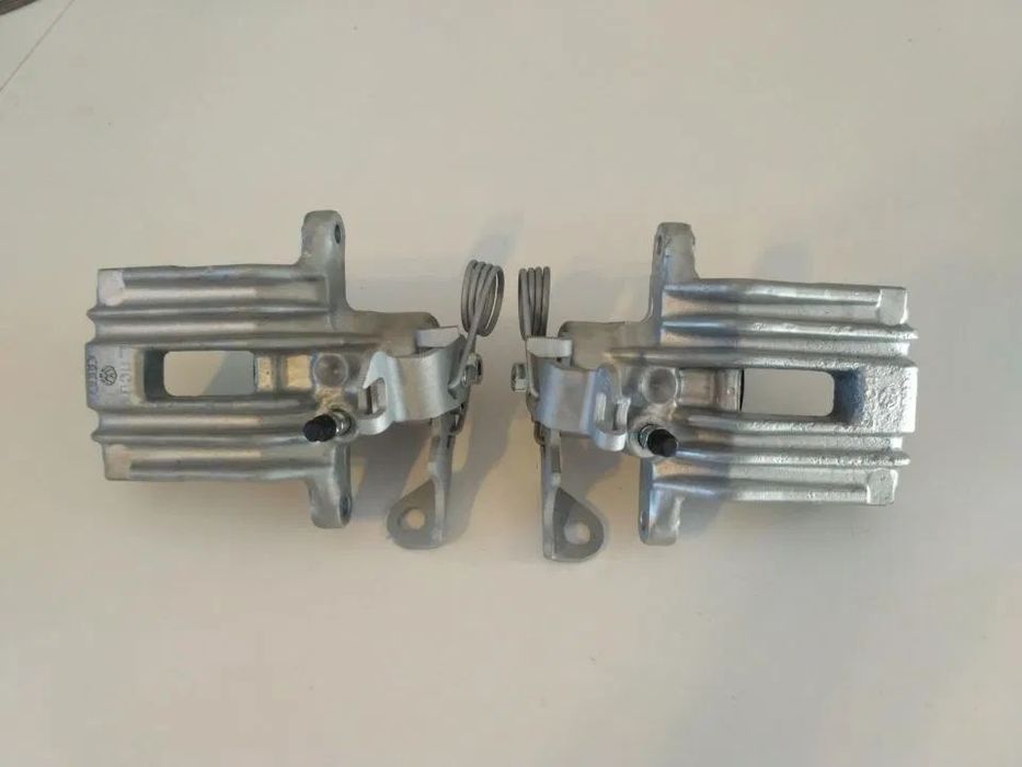 Zacisk tył Lewy Prawy Volkswagen Passat B5 Audi A6 C5 Audi A4