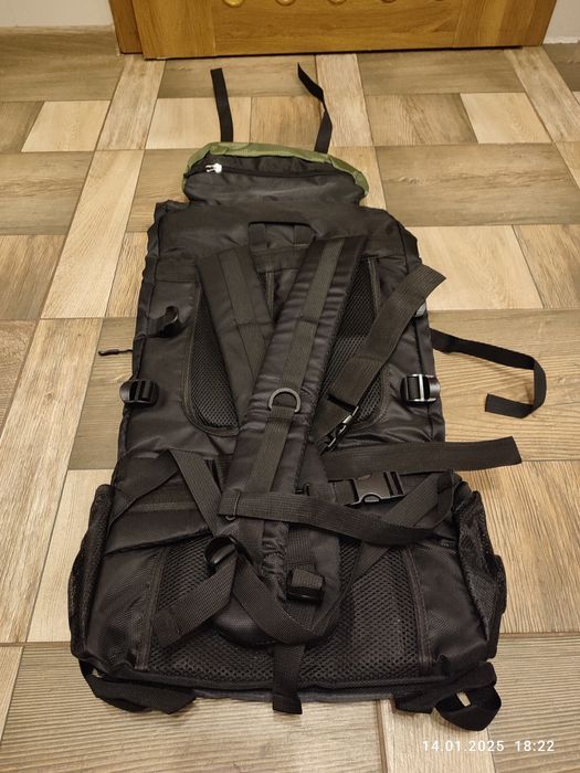Nowy zielony plecak turystyczny 90L