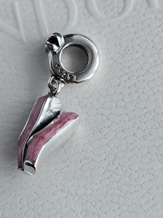 Nowy charms do bransoletki - srebro 925, baletki z napisem „dancing wi