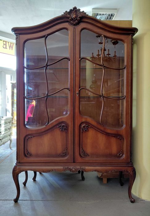 Piękna witryna - serwantka Ludwik Warrings po renowacji