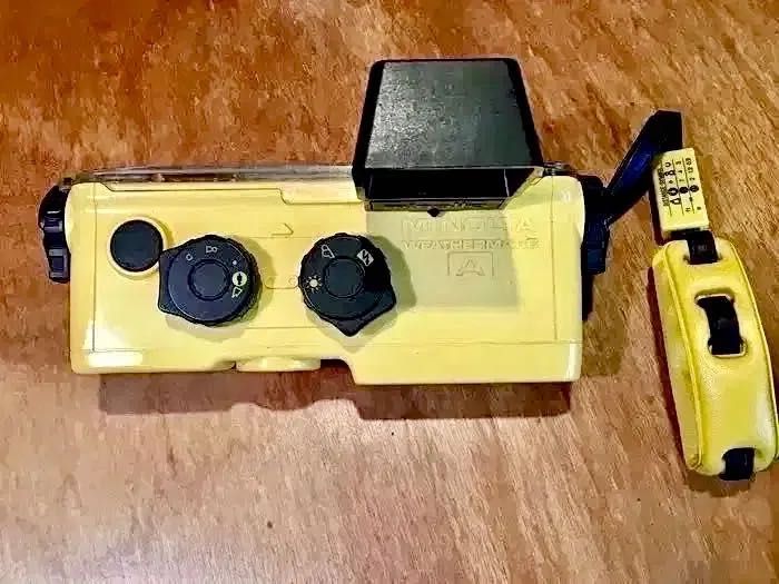 MINOLTA weathermatic A - subaquática - anos 80