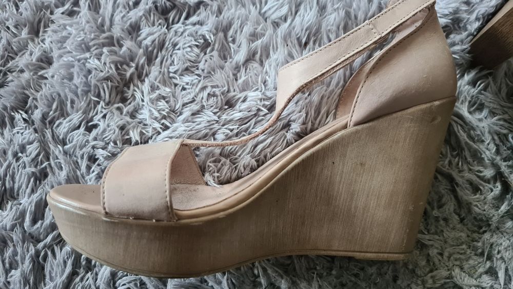 Sandały na koturnie Lasocki rozmiar 38