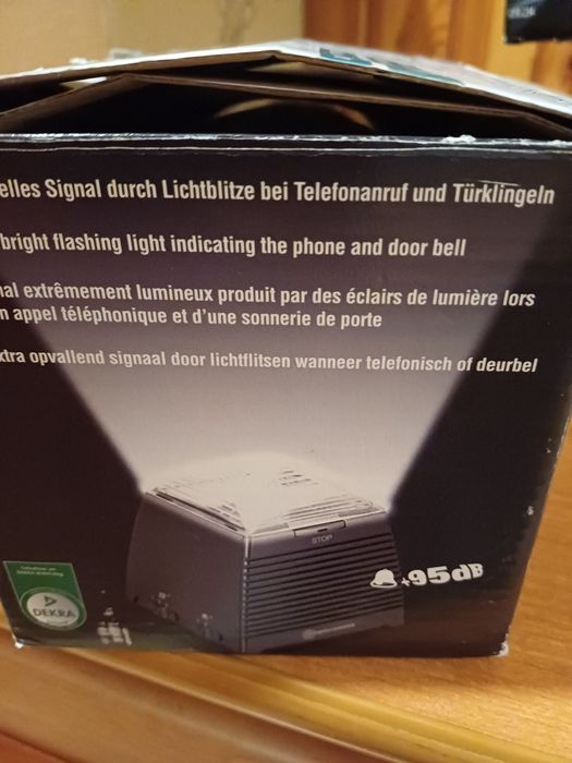 Wzmacniacz telefonu i drzwi z lampą błyskową