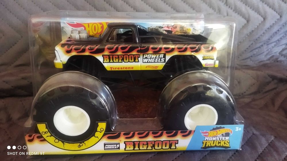 Monster trucks Hotwheels