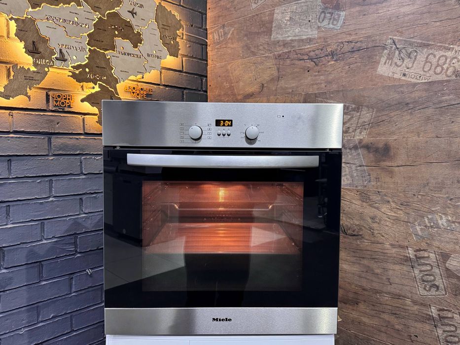 Продам духову шафу Siemens HB676G0S1. Конвекція. Доставлю.